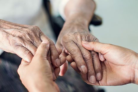 Assistance pour personne âgée à domicile - Quimper, Plogonnec, Douarnenez Assistance pour personne âgée à domicile - Quimper, Plogonnec, Douarnenez